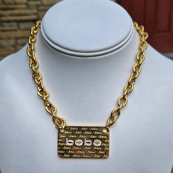 Bebe Gold Tone Chain Necklace Amour Plate Necklace NWT - Picture 4 of 16